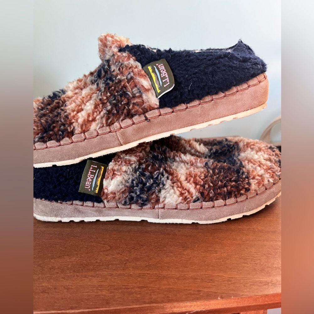 LL Bean Slippers. Size 8. Worn no more than 3 times. Great Condition